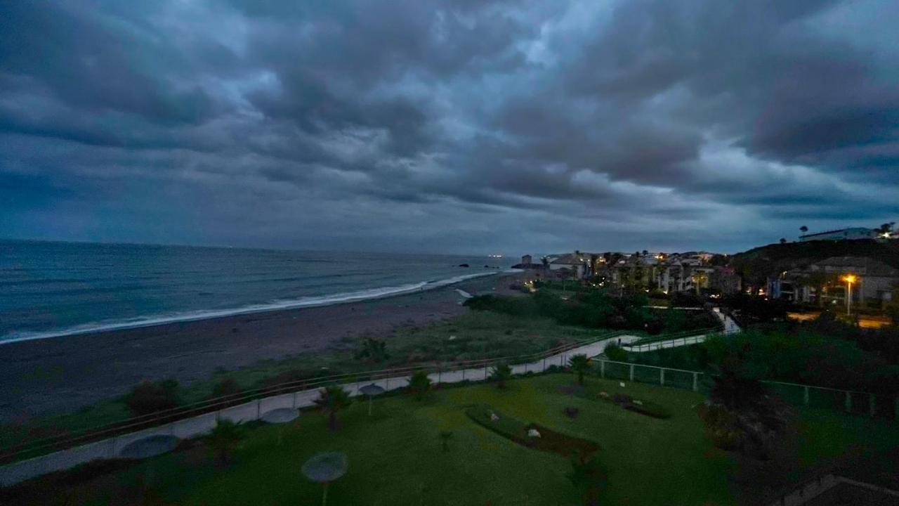 Exclusive Luxury Frontline Beach Penthouse Casares Del Mar - Estepona Экстерьер фото